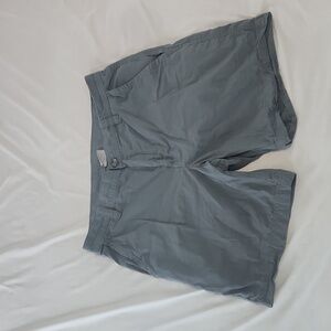Men's Gray Columbia shorts sz 32
